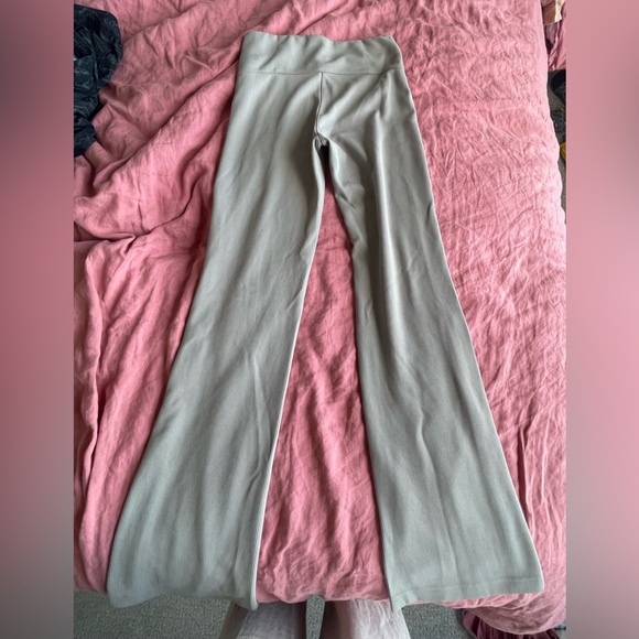 Lululemon Brushed Softstream Ribbed Zip Flared Pants Size 6 - Picture 5 of 5